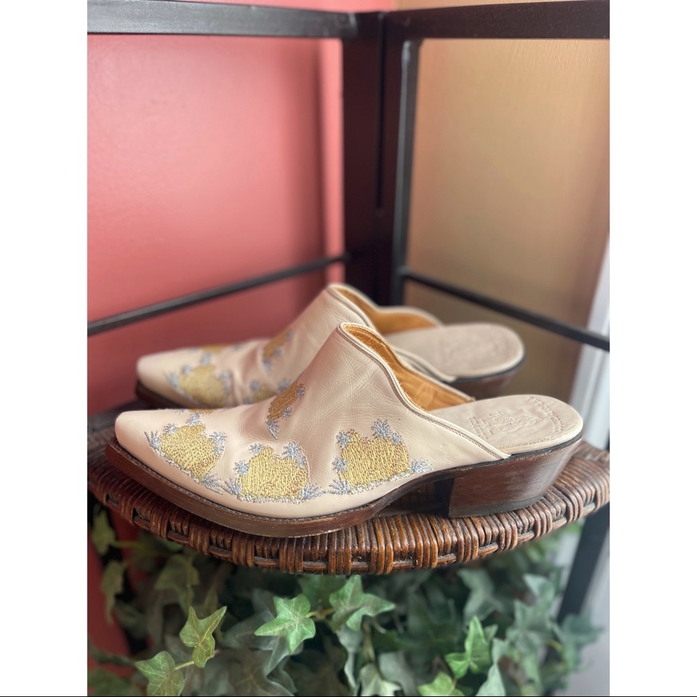 VINTAGE RARE OLD GRINGO MULES w/embroidered cacti sz 8
